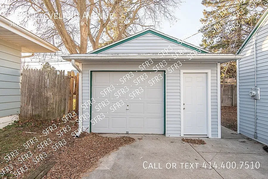 3 bed, 2.5 bath, 1430 sqft, $2,025 — Photo 2