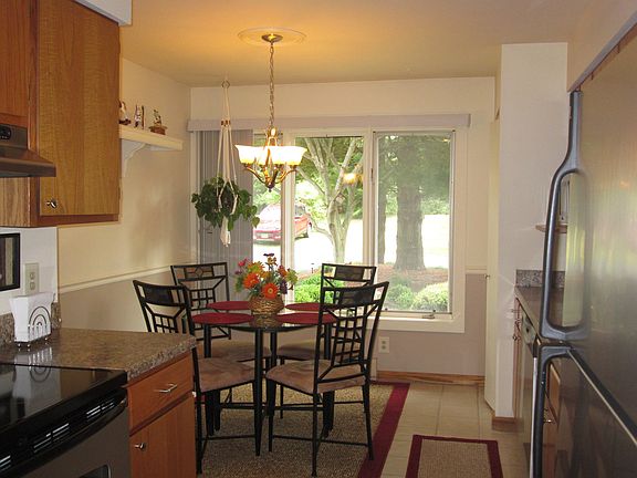 2nd image of 3098 Blythewood Ct