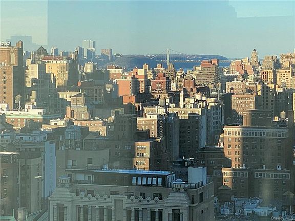 4th image of 111 W 67th St APT 30B
