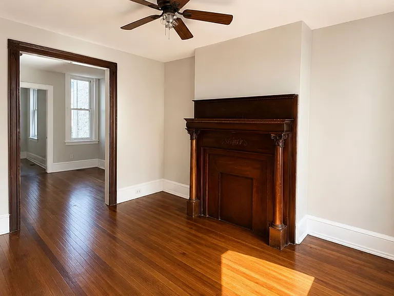113 N Peach St #1 — Photo 1