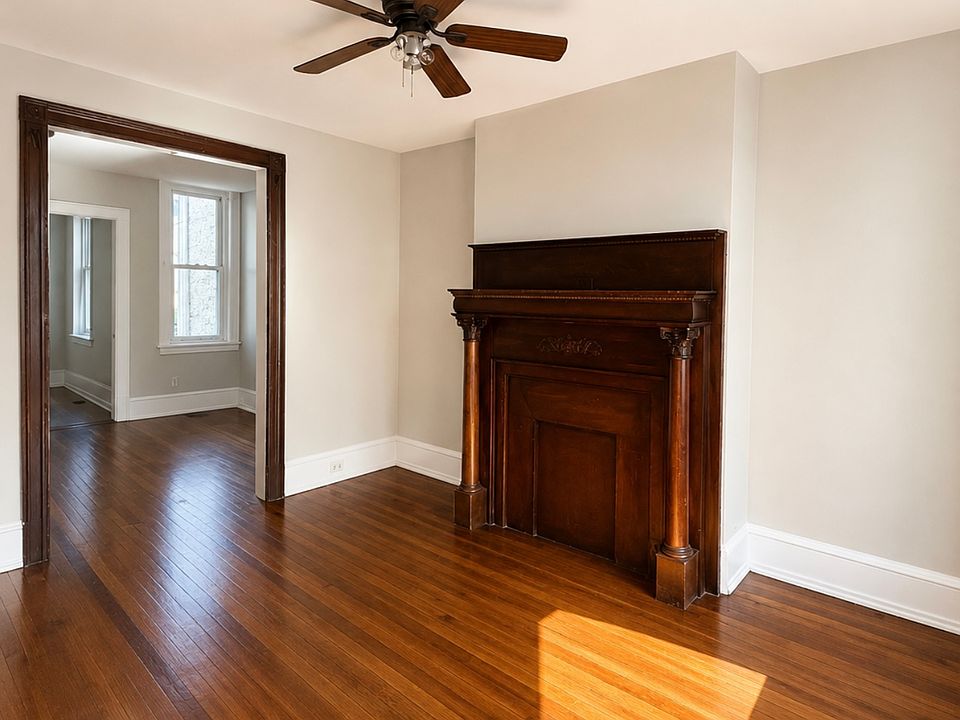 1st image of 113 N Peach St Floor 1