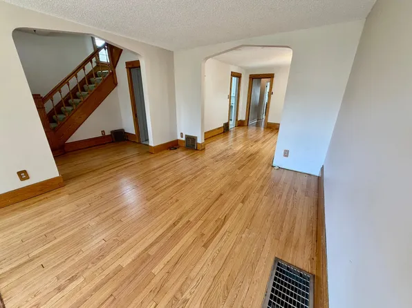 827 Lafond Ave, Saint Paul, MN 55104