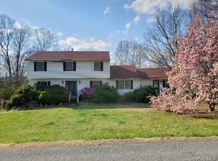 67 Oak Hill Rd, Westtown, NY 10998