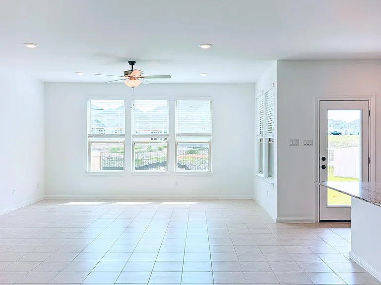 221 Sand Lily Ln — Photo 16