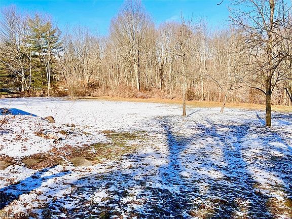4th image of 505 Portage Trail Ext W