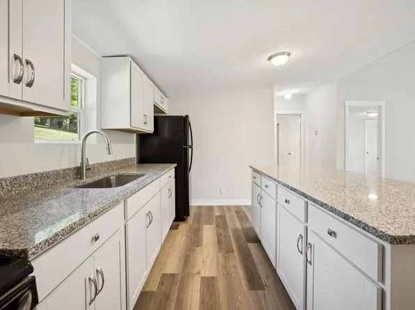 3117 Thompson Ln, Westmoreland, TN 37186