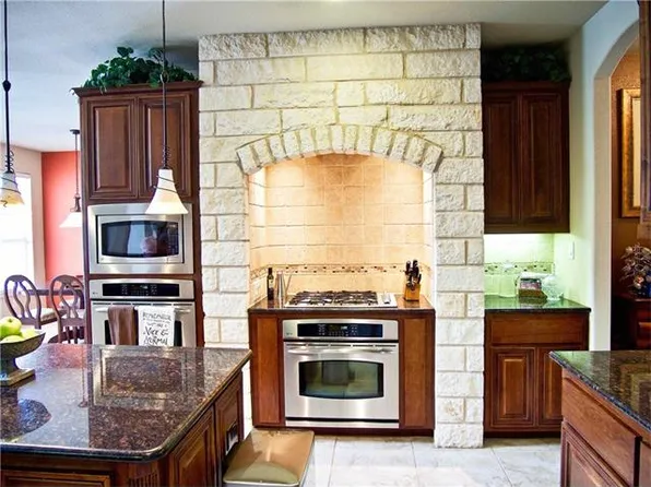 370 Ledgestone Dr, Austin, TX 78737