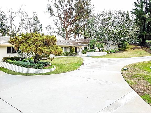 3rd image of 4950 E Crescent Dr