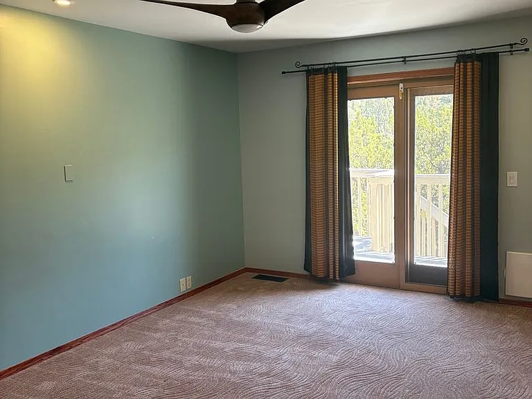 70 Moore Dr — Photo 12