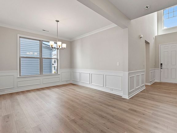 2nd image of 192 Winterberry St