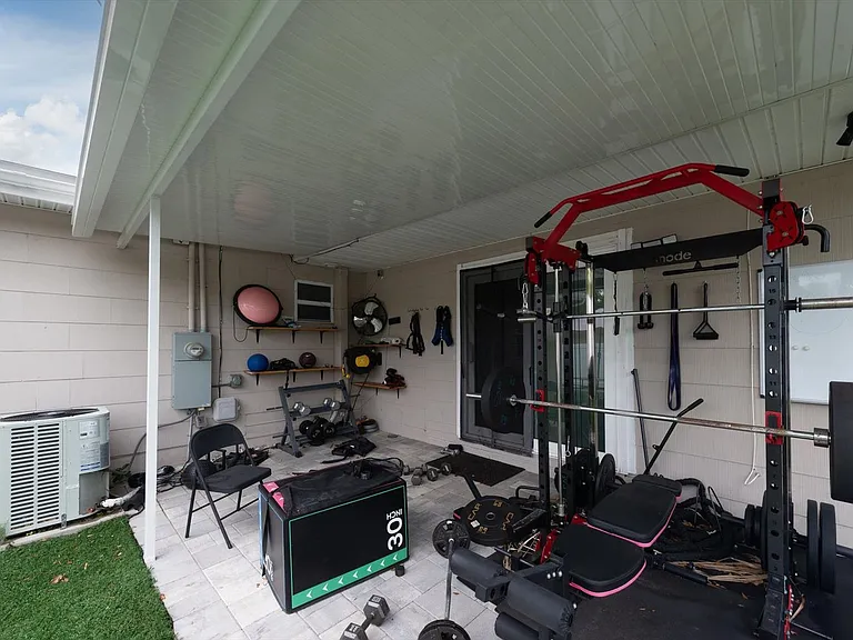1349 Woodbine St — Photo 33