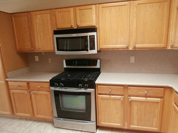 4th image of 473 E Cantebria Dr