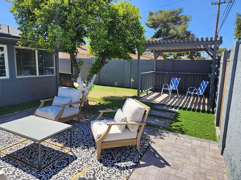 1214 W Highland Ave — Photo 44