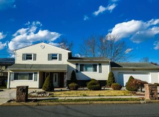 107 Calvert Ave E, Edison, NJ 08820