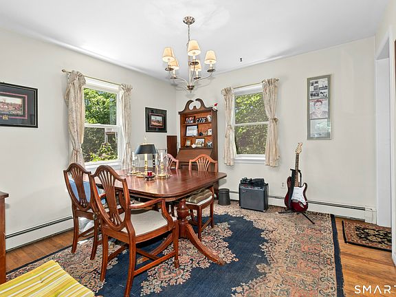 5th image of 8 Oakledge Circle