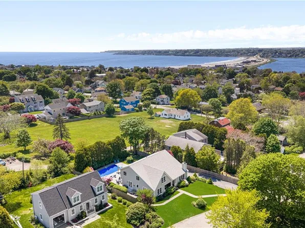 5 Maloney Ln, Middletown, RI 02842