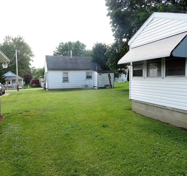 2nd image of 142 McLene Ave