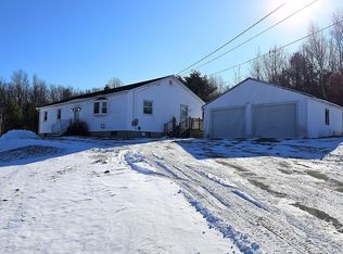 25 School St, Greene, ME 04236