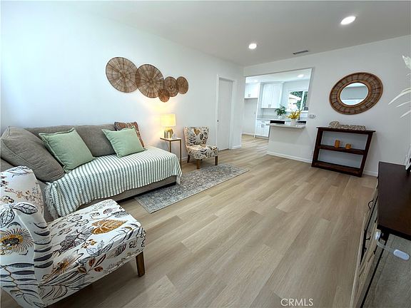 3rd image of 5533 Maris Ave