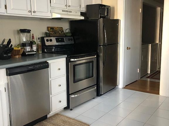 3rd image of 11-13 Kirkland St #13-1
