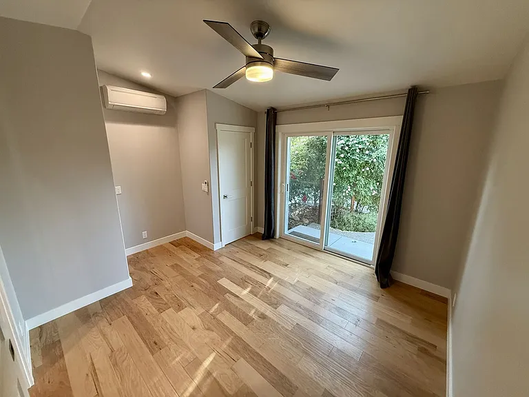 1665 Laurel Ave — Photo 13