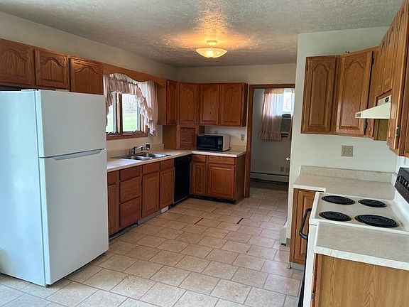 2nd image of 15285 W Mill St