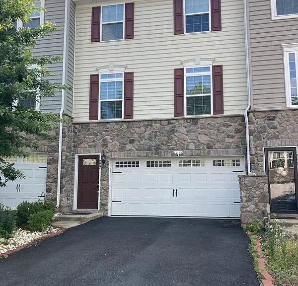 227 W General Grey Ct — Photo 1