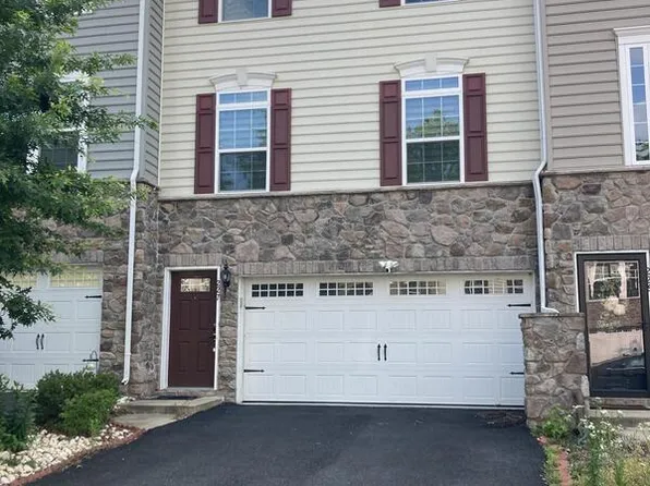 227 W General Grey Ct, Newark, DE 19702
