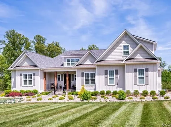 1748 Fishers Pond Dr, Maidens, VA 23102