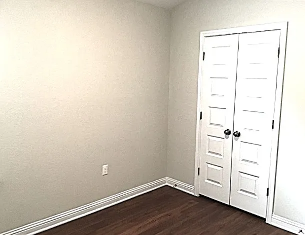 8005 Turnberry Ln — Photo 12