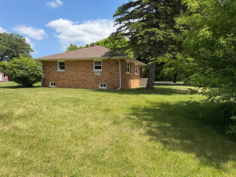 20766 W Rollins Rd — Photo 3