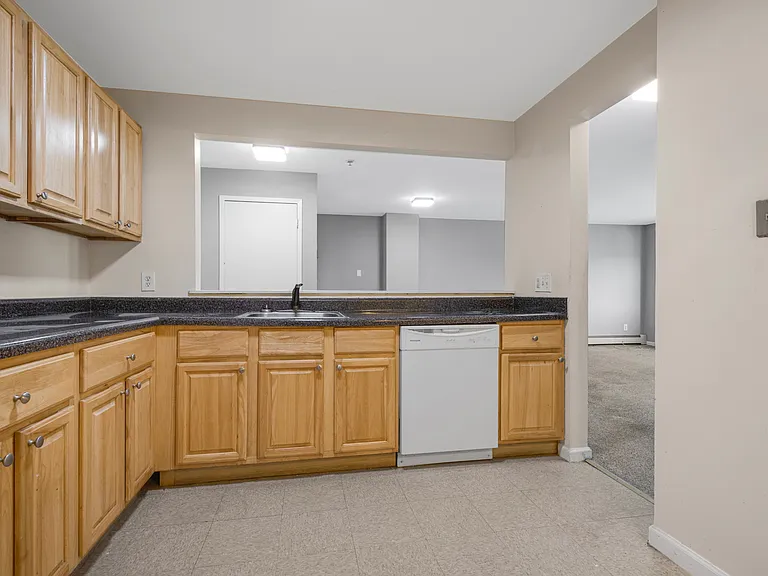 108 W Cedar St #502 — Photo 7