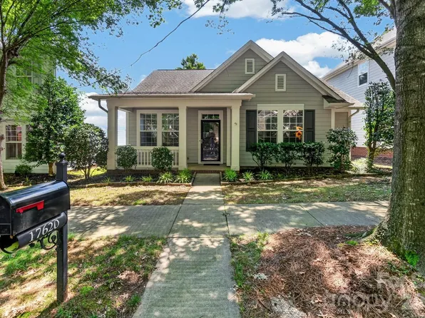 17620 Harbor Walk Dr, Cornelius, NC 28031