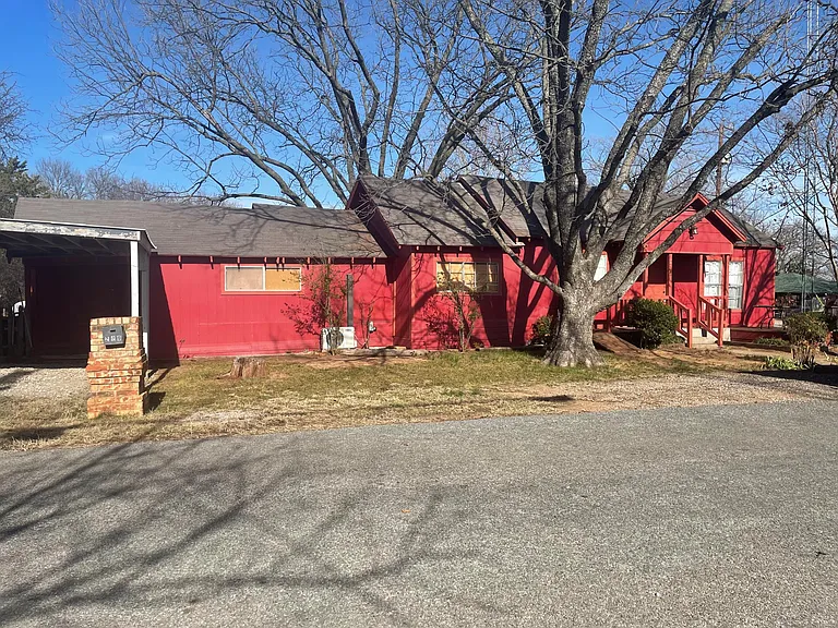 259 Hiland Ln — Photo 4