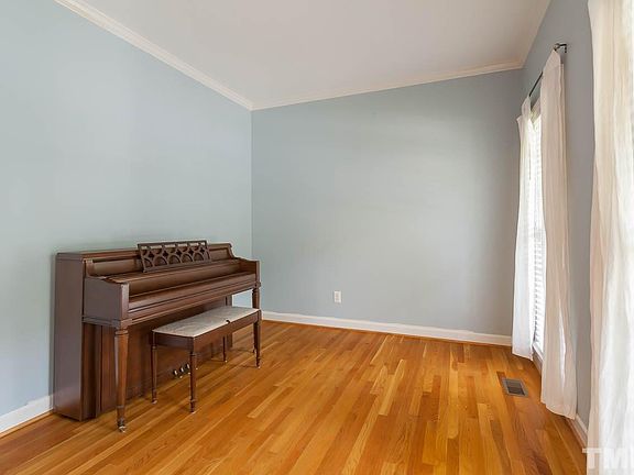 3rd image of 3811 Sunningdale Way
