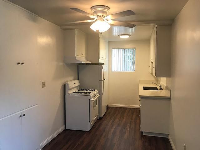2nd image of 400 N Mentor Ave APT 8