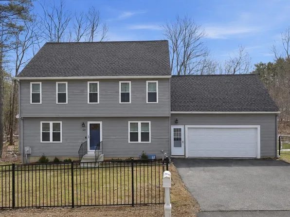 129 Quinapoxet St, Holden, MA 01522