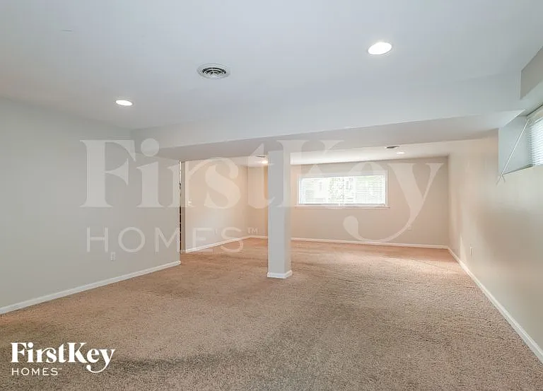 611 Lakewood Dr — Photo 10