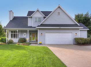 16758 Ashley Ln, Holland, MI 49424
