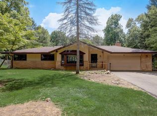 N52W21835 Virginia Ln, Menomonee Falls, WI 53051