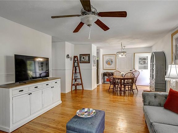 2nd image of 48 Trina Ave NE