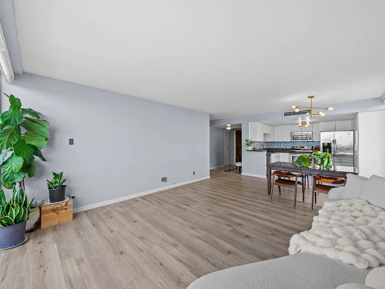 2 bed, 1250 sqft, $2,350 — Photo 4