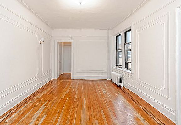2nd image of 3056 30th St APT 5B