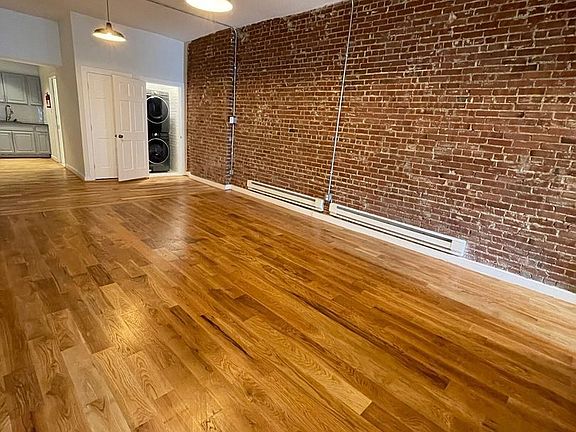5th image of 194 Broadway Unit 1