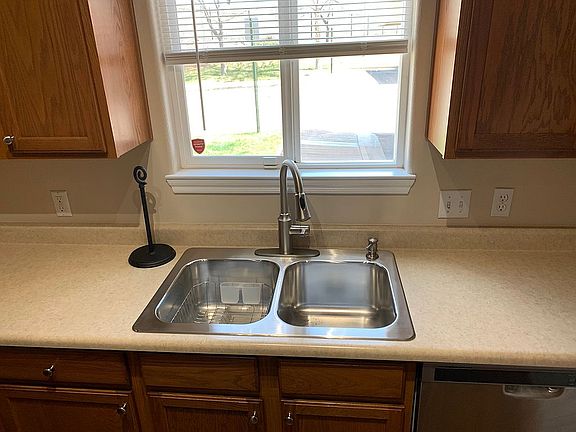 Kitchen stainless sink