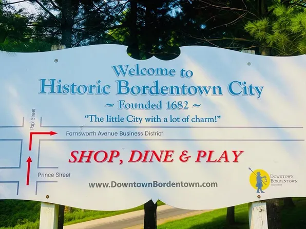 14 Miles Ave, Bordentown, NJ 08505
