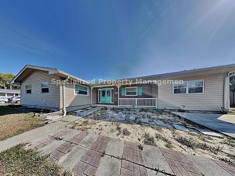 1st image of 2425 W Gardenia Dr