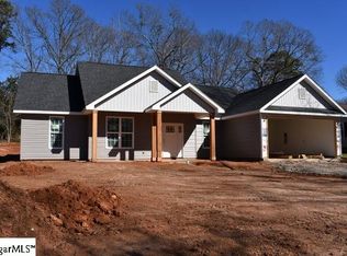 104 Woodgreen Dr, Mauldin, SC 29662