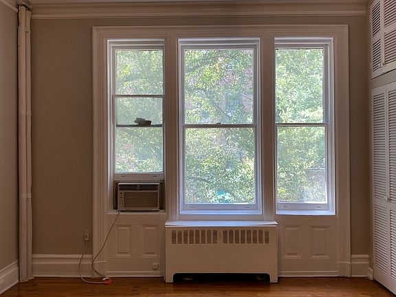 5th image of 121 E 89th St #2