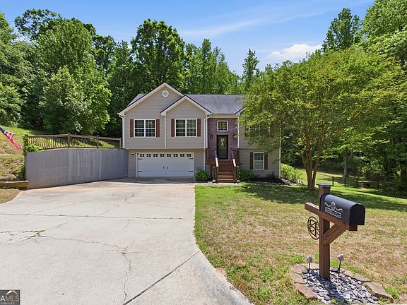 3rd image of 508 Marie Ct